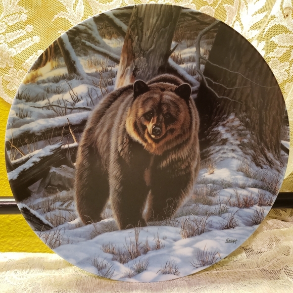 Vtg 1988 The Grizzly Bear Plate Canada Snow/Trees - Picture 3 of 4